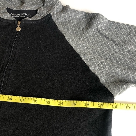 Beyond Yoga Quilted Colorblock Raglan Long Sleeves Jacket Size S - Picture 9 of 12